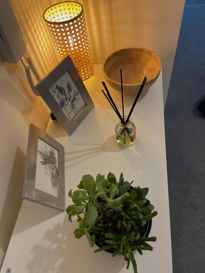 Number 15 Luxurious Two Bedroom Apartment เอกซ์มัธ ภายนอก รูปภาพ